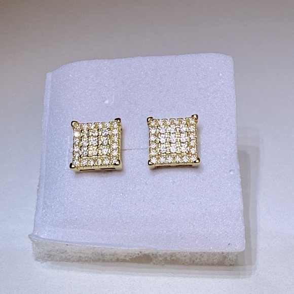 Gold Moissanite 925 silver Square Stud Earrings - Picture 5 of 6